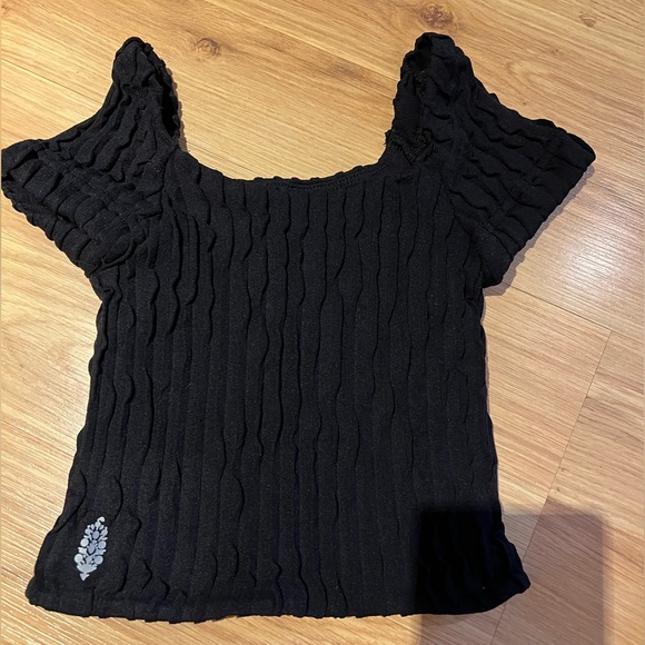 FP Movement by Free People Tops - Free People Movement Black Textured cropped fitted tee with mini sleeves XS NWOT